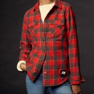 NFL Tampa Bay Buccaneers Women’s Plaid Western Shirt by Levi’s